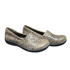 B.O.C. Howell Embossed Tooled Leather Flat Slip On Clogs Mules Comfort Shoes